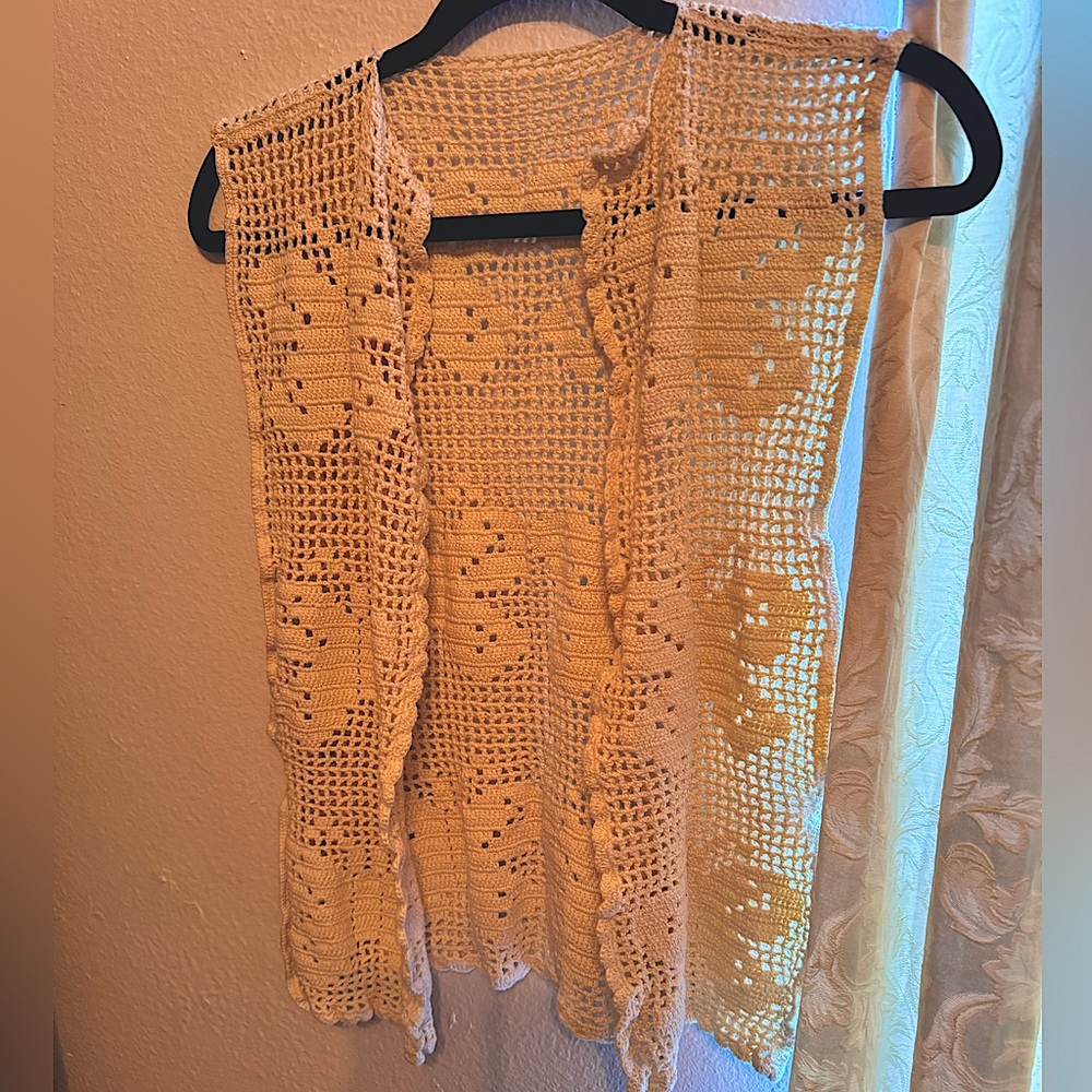 1970s butterfly crochet vest - Picture 2 of 4